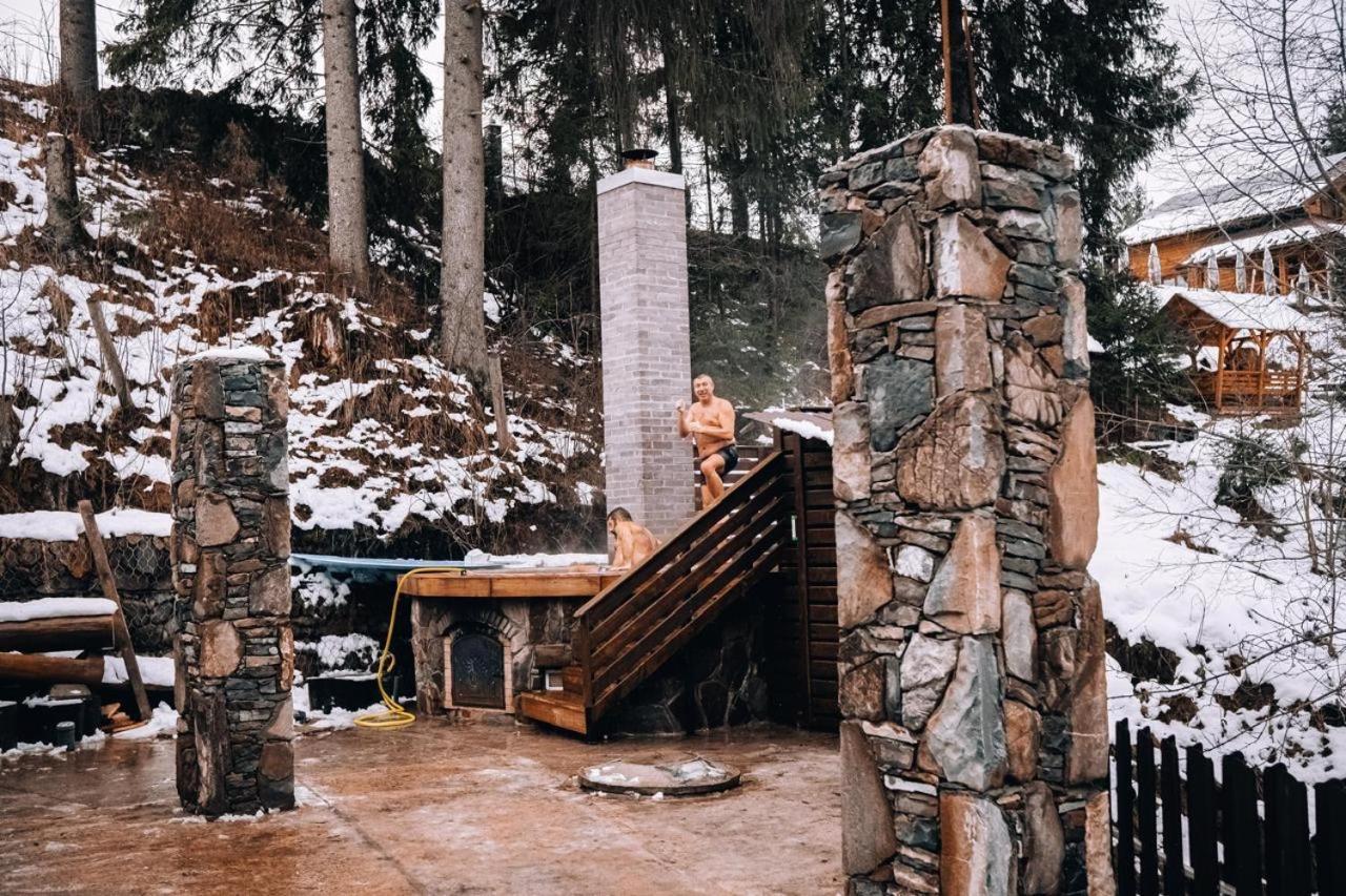 Tatova Hata Yablunytsya Luaran gambar
