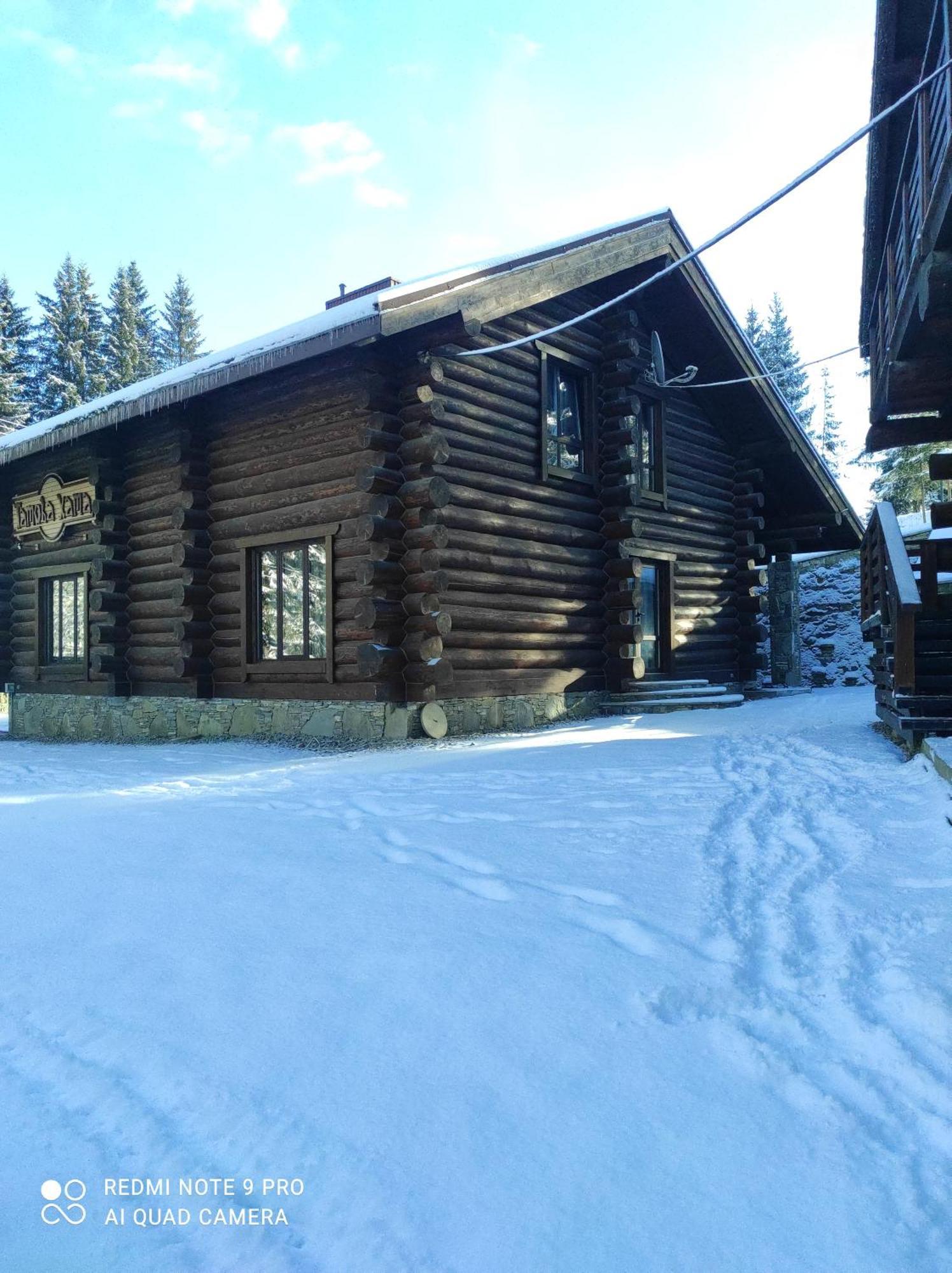 Tatova Hata Yablunytsya Luaran gambar